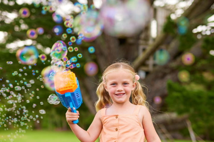 BUNCH O BUBBLES Mega Bubble Blaster - iso moottoroitu kuplapyssy