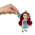 JAKKS Pacific Disney Princess 6 tuuman Petite-nukke, jossa on kampa Ariel