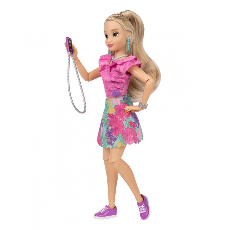 JAKKS Pacific Disney ily 4EVER -muotinukke, jossa on Arielin inspiroima lisämuoti