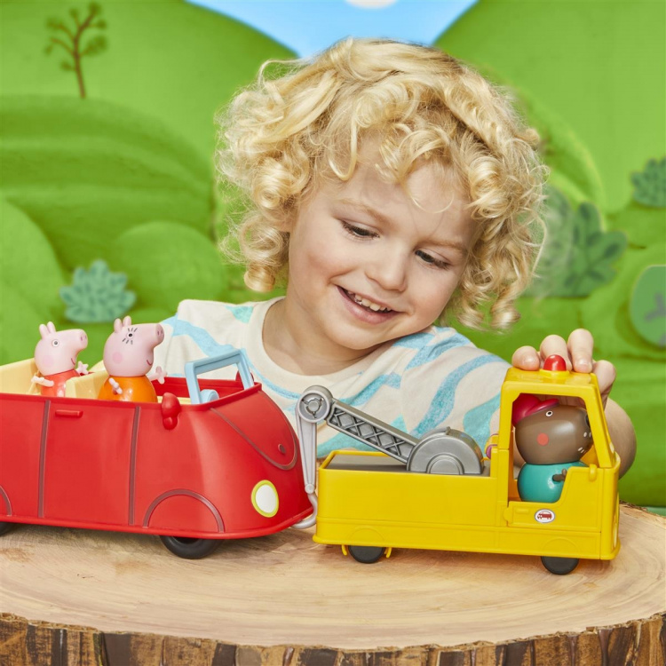Hasbro Peppa Pig Isoisä koirien hinausauto
