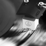 MIXX Vinyylilevysoitin System 5 Stereo Mukana Kaiuttimet Musta MIXX Vinyylilevysoitin System 5 Stereo Mukana Kaiuttimet Musta