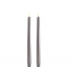 Uyuni LED-kynttilä 2-pack - Harmaa, sileä - 2,3x25 cm (UL-TA-GR02325-2) Uyuni LED-kynttilä 2-pack - Harmaa, sileä - 2,3x25 cm (UL-TA-GR02325-2)