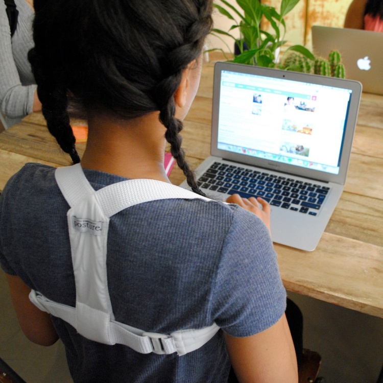 SWEDISH POSTURE Asentotuki Junior 12-16 Vuotta Valkoinen SWEDISH POSTURE Asentotuki Junior 12-16 Vuotta Valkoinen