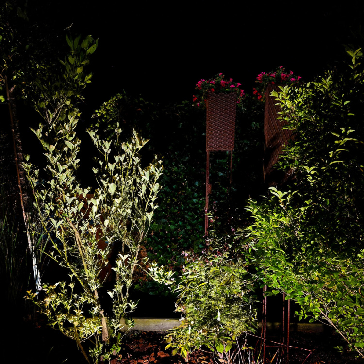 LightsOn Stella Markspot bredstrålande 115° 6W 560lm Grå