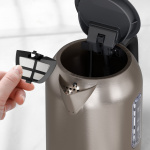 BLACK+DECKER Vedenkeitin 1L 2200W Harjattu