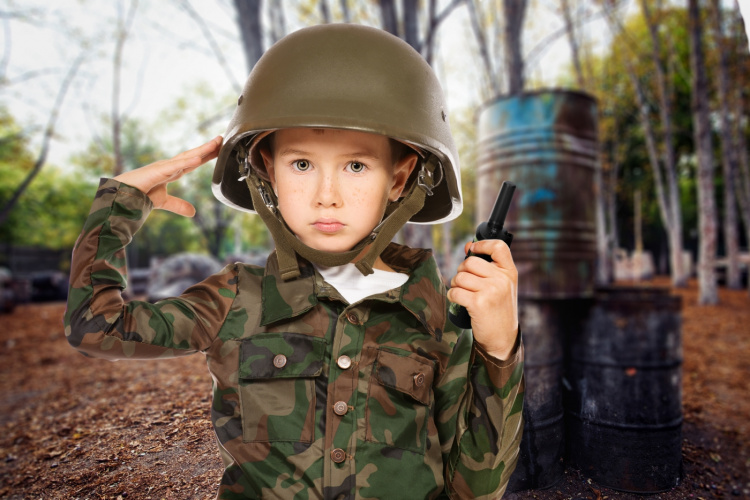 Alecto 2 kappaleen walkie-talkie-sarja, kantama jopa 7 km, maastovärinen