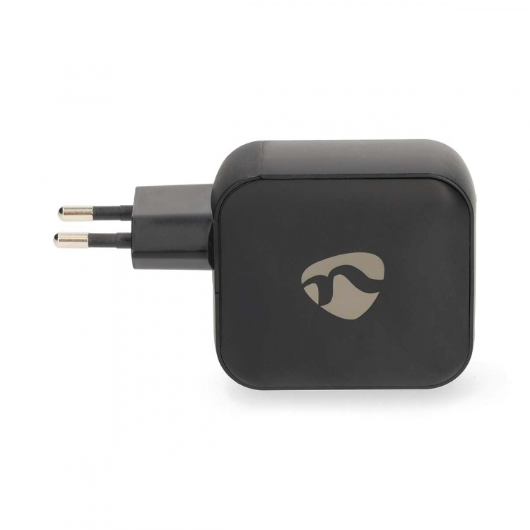 Nedis Seinälaturi | 100 W | GaN | PD3.0 | Pikalataus-toiminto | 2.5 / 3.0 / 5.0 A | Lähtöliitäntöjen määrä: 3 | USB-A / 2x USB-C™ | Automaattinen Jännitteen Valinta | Musta Nedis Seinälaturi | 100 W | GaN | PD3.0 | Pikalataus-toiminto | 2.5 / 3.0 / 5.0 A | Lähtöliitäntöjen määrä: 3 | USB-A / 2x USB-C™ | Automaattinen Jännitteen Valinta | Musta