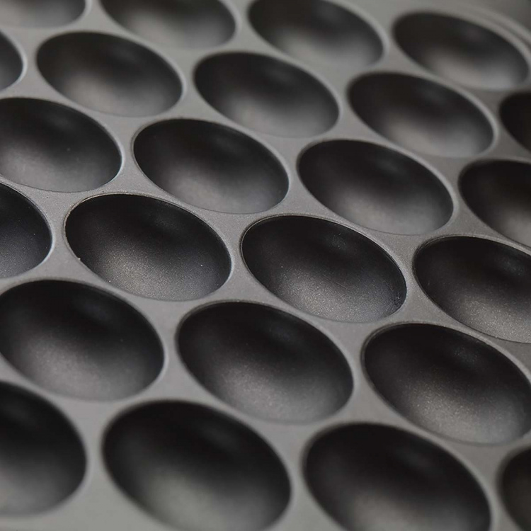 Trebs Kupla vohvelikone Comfortbakery, jossa on merkkivalo ja tarttumaton pinnoite Trebs Kupla vohvelikone Comfortbakery, jossa on merkkivalo ja tarttumaton pinnoite