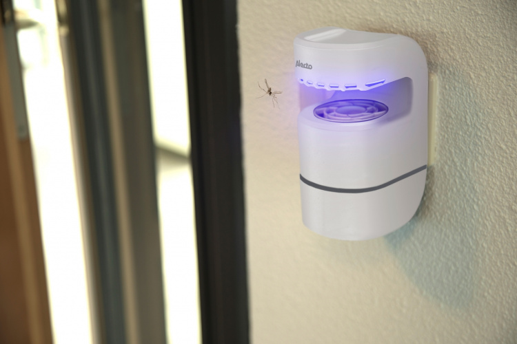 Alecto Hyönteisvalaisin Tehokas hyttysiä, kärpäsiä ja muita lentäviä hyönteisiä vastaan Plug and Play Valkoinen valkoinen Alecto Hyönteisvalaisin Tehokas hyttysiä, kärpäsiä ja muita lentäviä hyönteisiä vastaan Plug and Play Valkoinen valkoinen