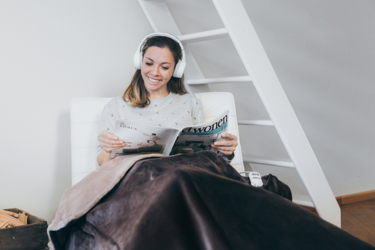 Lenco Bluetooth-roiskevedenpitävät kuulokkeet Valkoinen Lenco Bluetooth-roiskevedenpitävät kuulokkeet Valkoinen