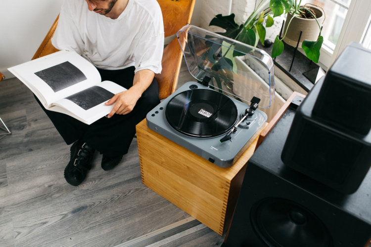 Lenco Levysoitin, jossa on USB-suorakoodaus harmaa