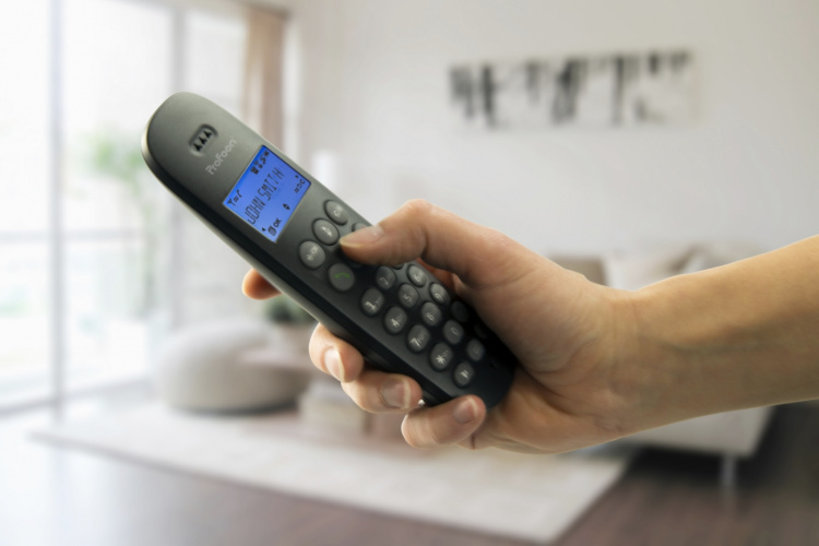 Profoon Langaton puhelin, jossa 3 luuria Musta