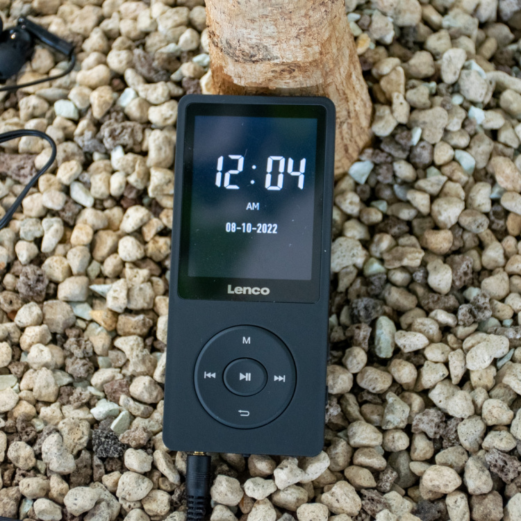 Lenco MP3/MP4-soitin 2,4 Lenco MP3/MP4-soitin 2,4
