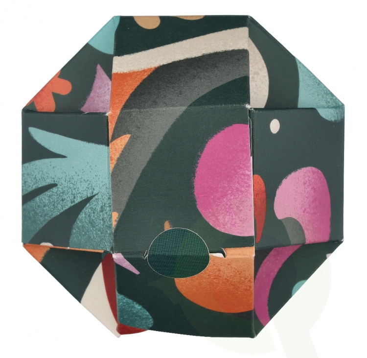 The Body Shop G2 Lipcare Trio Set 18.4 g Shea Lip Butter 10 ml Almond Milk Lip Care Stick 4,2g/Vitamin E Lip Care Stick 4,2g