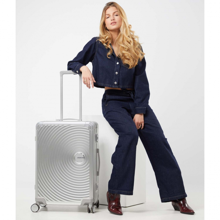 American Tourister Resväska Soundbox Aluminium 68 Medium Silver