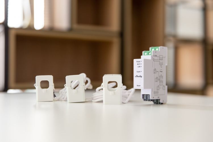 Shelly Pro 3EM DIN-kisko energiamittari, 3-vaiheinen