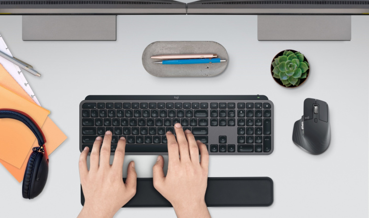 Logitech MX Keys S Combo -näppäimistö ja hiiri rannetuella, grafiitinharmaa