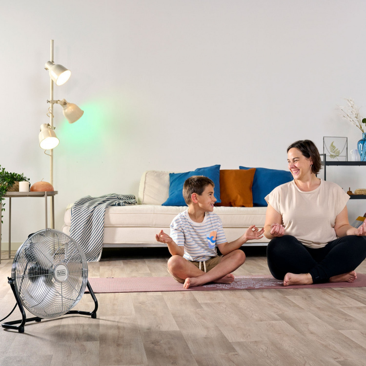 BLACK+DECKER Lattiatuuletin 60W Musta