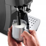 DeLonghi Espressokeitin ECAM220.22.GB Magnifica StartDeLonghi