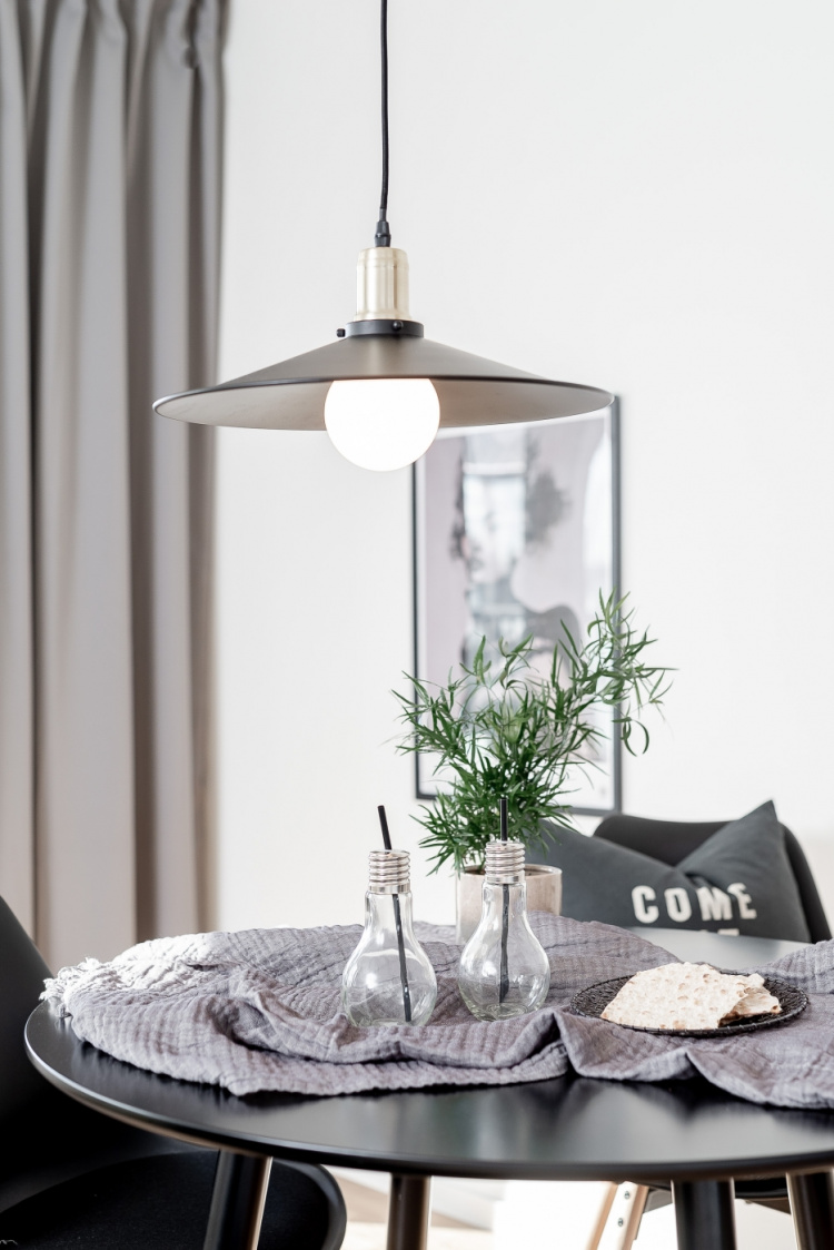 Globen Lighting Taklampa Disc Svart Globen Lighting