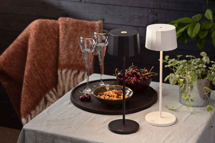 Konstsmide Bordslampa Positano svart USB Konstsmide