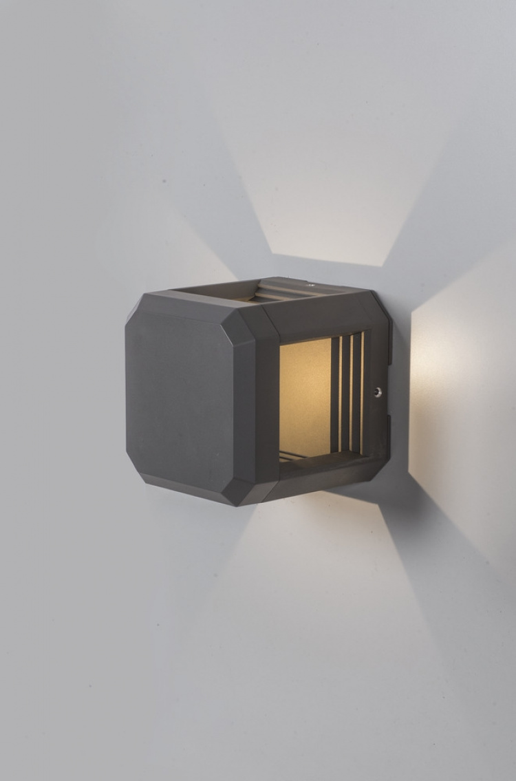 Airam Vägglampa Flen LED IP44 aluminium Airam
