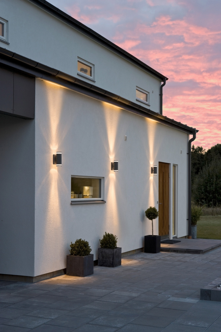 Konstsmide Vägglampa Modena 7512-750 Svart Konstsmide